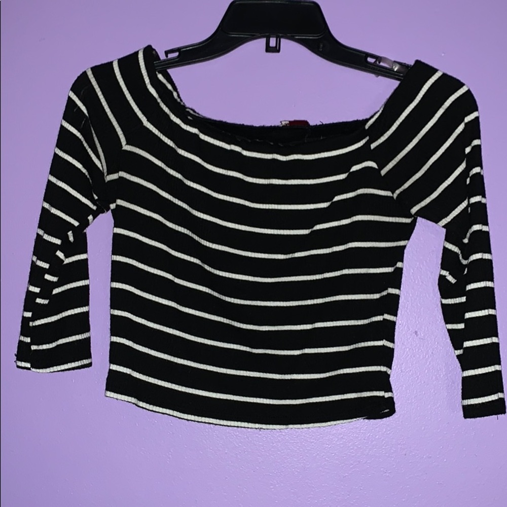 LOVE CULTURE CROP TOP